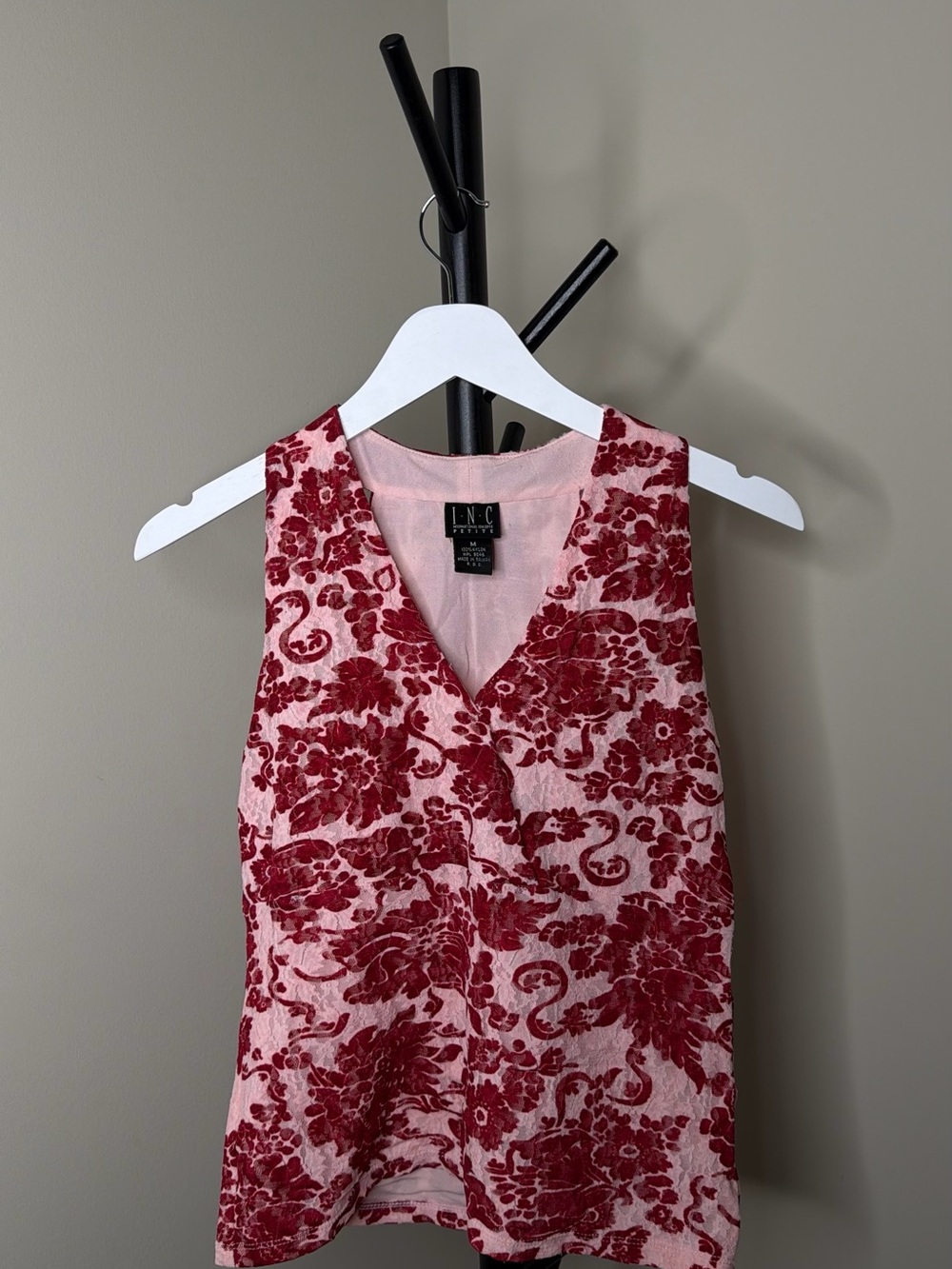 Vtg INC International Concepts Pink and Red Floral Sleeveless Top